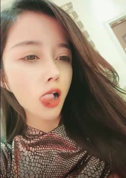 虎牙浮力姬：超人气高颜值尤物，痴迷妖媚宠儿，1v-1.08G定制合集