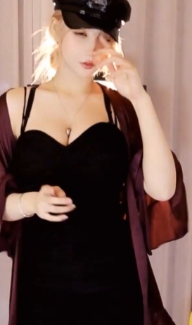 Minana呀的热舞秀:10W粉丝的热血沸腾,16.4G高清超过3小时+,70部女仆黑丝短裙热舞视频