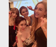 《小妲己：美少女关爱星星福利，抖音网红疫情尺度游戏视频互动》