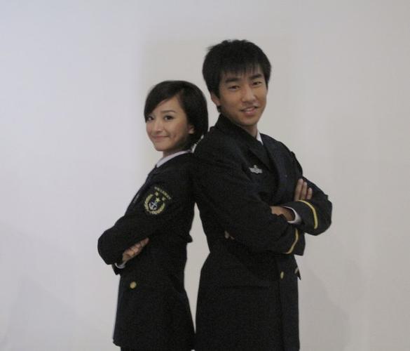 《邹廷威《国防生》1-12集：4K超清+官方中字+前后无广G，豆瓣评分9.3分！》