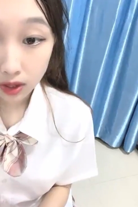 李溪研高三毕业稚嫩身材直播收费天价视频合集