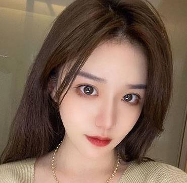 欣赏网红Babanaix的容颜和身材：从Cute奶兮、紫薇妹妹到55V，2G视频短视频，带感的精彩