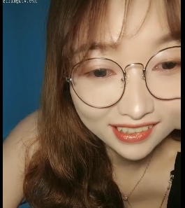 小苏苏妲己:女主播互动直播,与邻居一起创作视频,2.64G大小