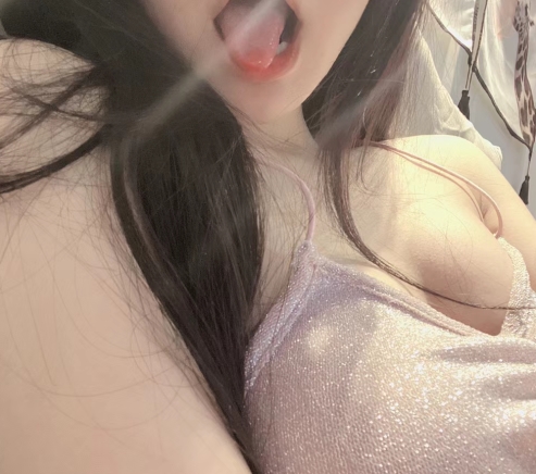 推特Momo：完美身材+独特气质，两部738MB视频，绝对不能错过！