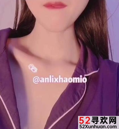 小白·李：推特暗里着迷作品中的完美身材和灵动眼神，让人着迷不已