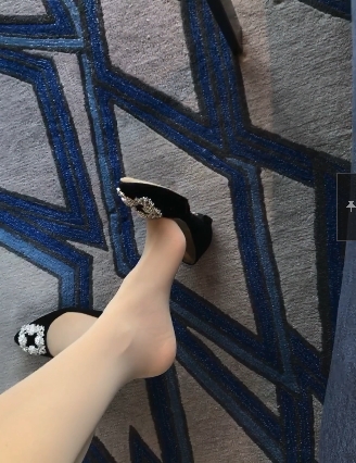 甜桃瑶瑶微密圈视频合集：淡雅美丽的小仙子，徐娇穿着性感又温柔的衣服，让你一睹她的风采