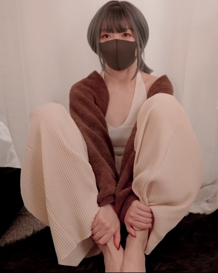 顶级女神玩偶姐姐HongKongDoll年终新作情侣游戏1V2.06G百度盘自行打包