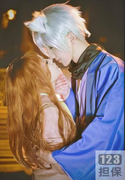 社交软件元气少女花狸追美女博主熟女穿搭：蕾丝校园风、大马尾、丰满胸脯、小短裤、透明黑蕾丝、成熟气质