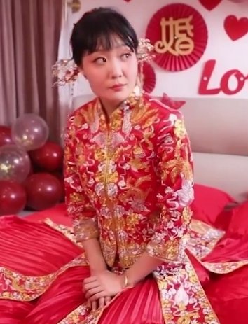 新婚夜的哥哥喝醉了，弟弟和嫂子在洞房里的情景被转载和搬运到了百度盘