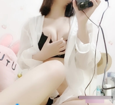 斗鱼娇娇沈梦逸9月最新超火女神