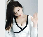 「小小奶琦」电竞网红女神直播视频，高颜值诱惑无滤镜美颜展示