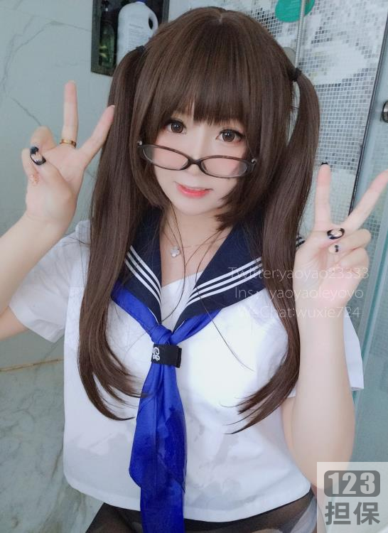 微博妹子摇摇乐的蓝JK：软萌双马尾，放开点的高清特写视频