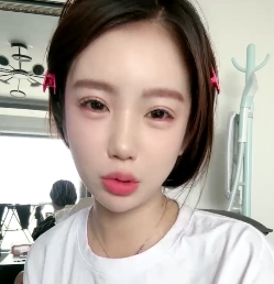 新人妹子有趣换装微毛某处振动棒运动翘起大胖臀1V+463MB百度盘