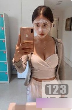 限时特惠超高颜值身材的快手于欣柔热爱生活，送给女友安小希的完美礼物！