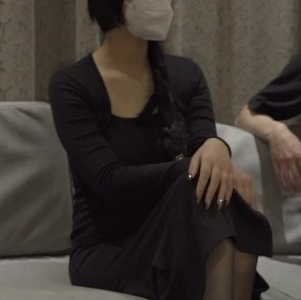 标题建议1.限时特惠亿米长腿黑丝1V-593M，让人气上车！2.时尚必备！亿米长腿黑丝1V-593M，让你成为焦点！3.独家推荐！亿米长腿黑丝1V-593M，让你的魅力加倍！4.车上必备！亿米长腿黑丝1V-593M，让你更加迷人！5.亿米长腿黑丝1V-593M，让你的穿搭更加出众！