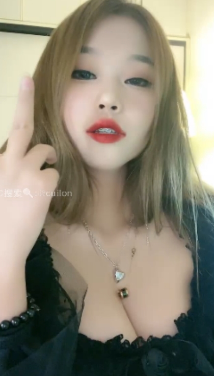 劲爆盯送口水磨铁棒：lili莉莉丝1V视频大小1.2G百度云