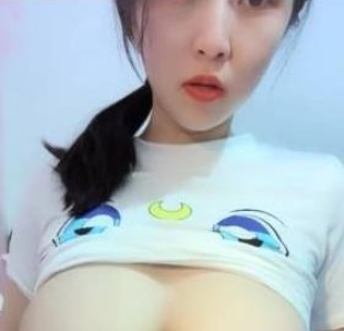 气质奶妈等你，一起聊天挤馒头