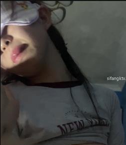 帅小伙精选美少女视频：身材美，肤白貌美，大长腿，男主表情主动诱惑