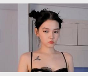 超火女主播amayamori：围裙天花板舞蹈恶搞，1分51秒福利姬视频下载观看