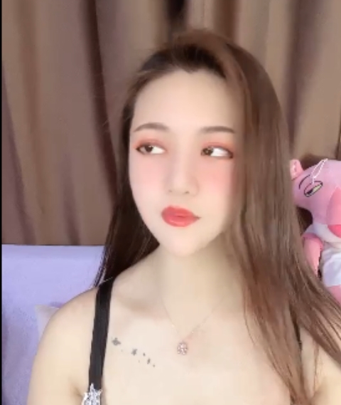 超级大罩杯女神小薇薇安狂甩奶视频4.48GB高清10小时