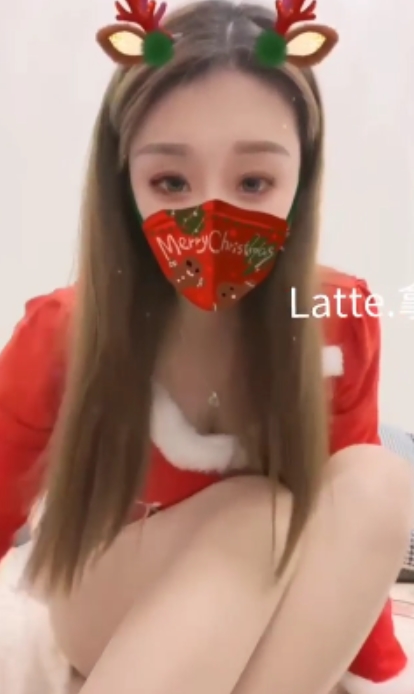 Latte足系列视频系列：易直播嘴艺足艺57v2.49g，百度盘分享，粉丝狂热追捧