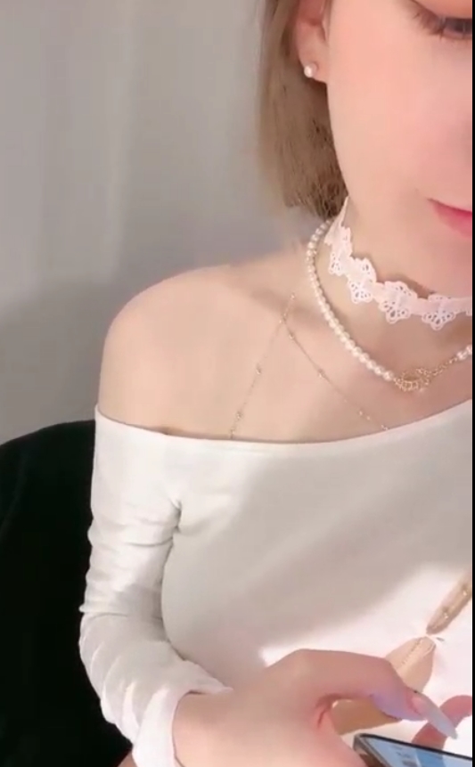 PPQ高颜值网红美妙境界脸短视频合集：41个视频306分钟