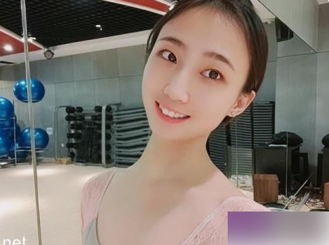 网红瑜伽老师周笔畅作品合集:31个视频+87张照片,总大小337MB