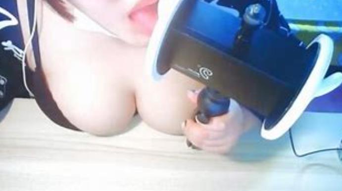 咩咩酱最新帝王套合集,4.6G视频尽在其中