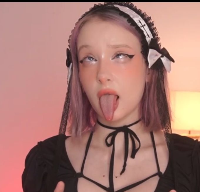 朴敏英直播百度盘合集：转载搬运，漂亮外貌一般内容，9个视频总计31.2GB