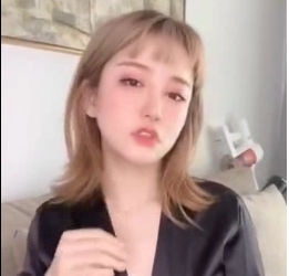 抖音网红周大萌最新视频大放异彩