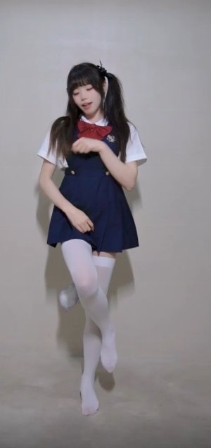 独特魅力！咬一口兔娘，黏黏团子兔，12三人游视频8v，3.84g，四月648里程碑奖励