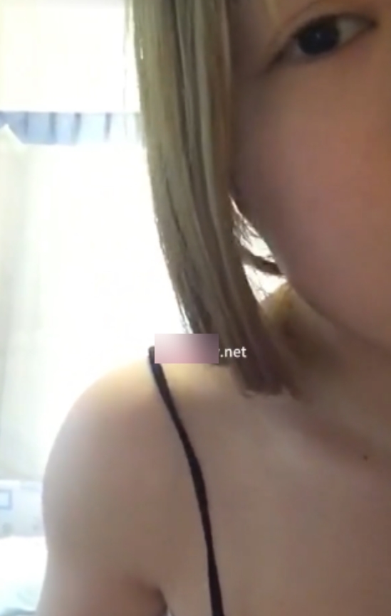 转载搬运快手御姐玖玖最新定制有尺度视频坚挺漂亮馒头某处无滤镜6v+249.78MB百度盘