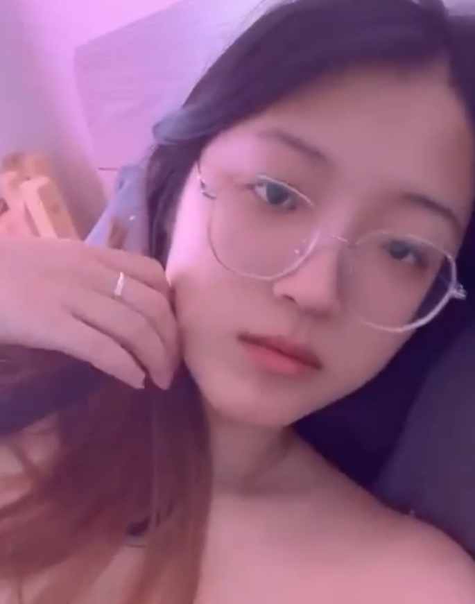 自行打包：超精选泄密！河南赵露露美女图影曝光，23三人游92V，1.46G百度盘，充钱购买！