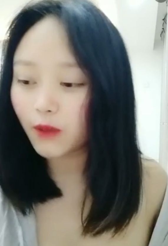 小毒甜：户外直播达人，8v7.4g探险视频收藏狂潮