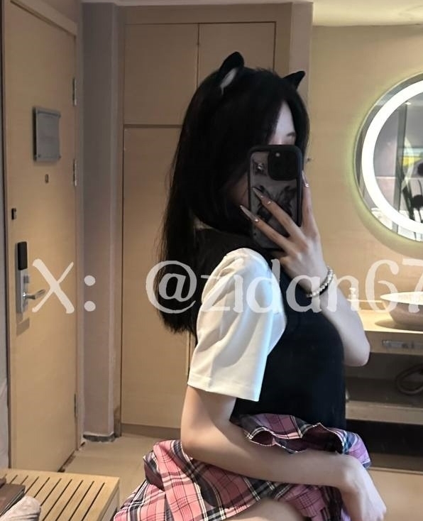 紫蛋：光“阴”反差女神，16v2.8g，收藏369，新增6v