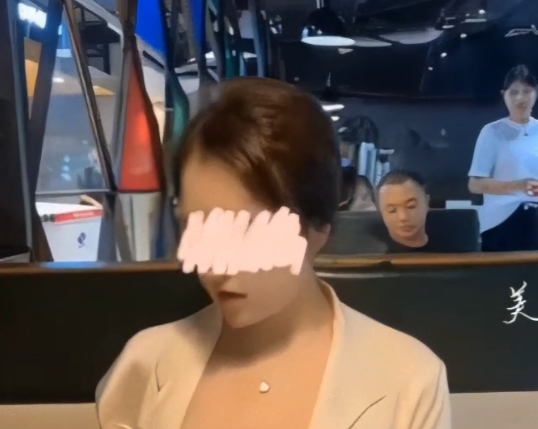 美杜莎户外探险151v24g，温馨收藏少妇的旅行清晰画面