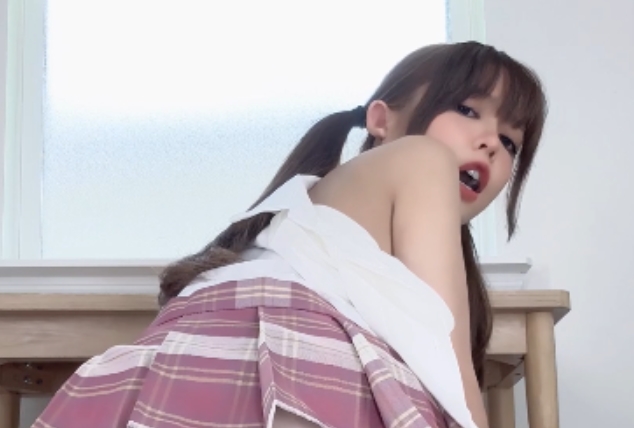 乱来妹子KittyKum189.5g视频合集，黑丝护士精彩收藏