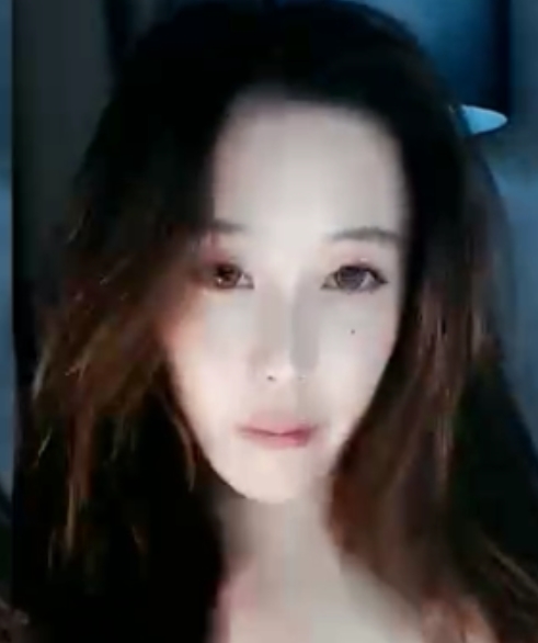 虎牙小虾虾：两弹6v936m，收藏21，百度搜索高达115