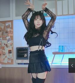 独家推荐自制PMV-分屏哔哩哔哩，Kbj劲爆L舞！3V-3.1G下载，活泼可爱奶瓶舞蹈必看