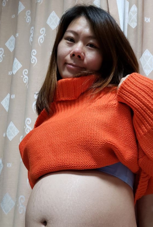 《自行打包》:孕妇自拍挤馒头喷奶视频大揭秘