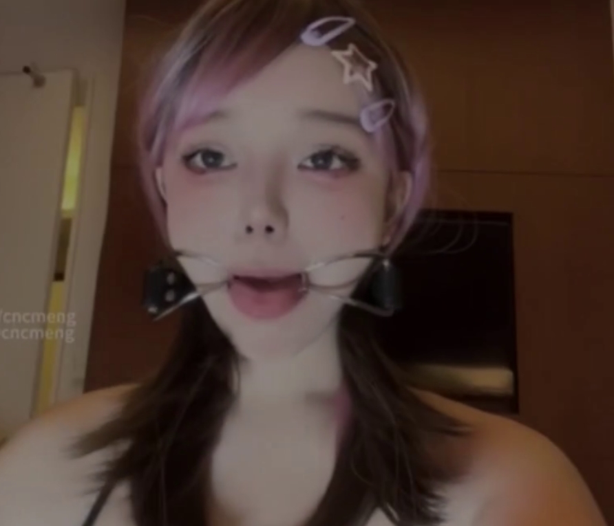 小希反差网红魅力揭秘：欲梦33.7g视频合集，精彩不容错过！