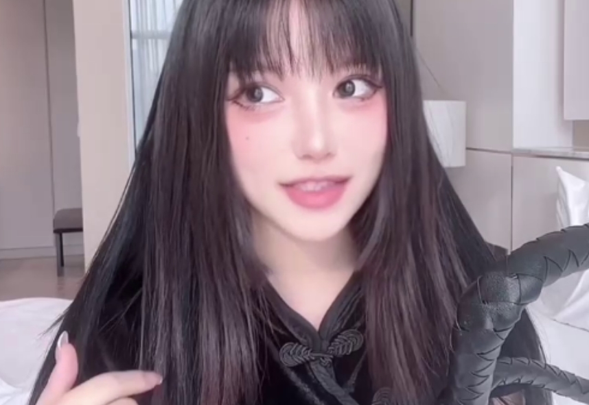 小希反差网红魅力揭秘：欲梦33.7g视频合集，精彩不容错过！