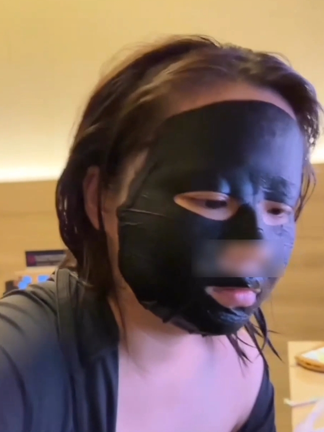 的确是约会大神，只是在网络上分享了自己的经验和见解。他表示，自己也在不断学习和成长，希望通过视频与更多的人分享自己的心得，帮助他们找到幸福的约会对象。如果你也想成为约会大神，不妨关注李明的视频，学习他的经验，或许能帮助你在约会中更加得心应手。