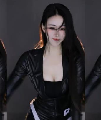 网易CC人气主播你的一萌热舞合集，21个超高清舞蹈视频，时长4分钟，总大小3.8G，精彩不容错过！