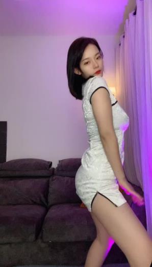 顶流主播小李老师抖球舞高能镜头精华合集，车灯美女粉丝福利！