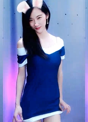 虎牙性感女主播小小兔作品集：颜值真的是大失所望？