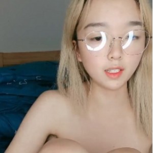 百度甜美吧唧小可爱最新合集17V27.3G，携闺蜜沉沦