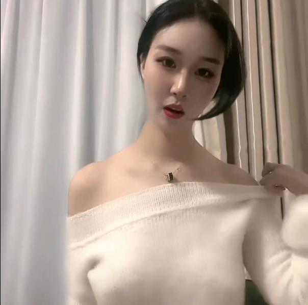 抖音外篇互动合集《疯狂抖音》420V3.6G，精彩美女直播自娱自乐