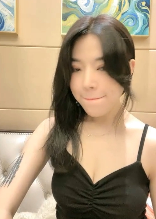 大罩杯美腿主播艺术小雅最新合集58V10.2G，精彩直播收藏