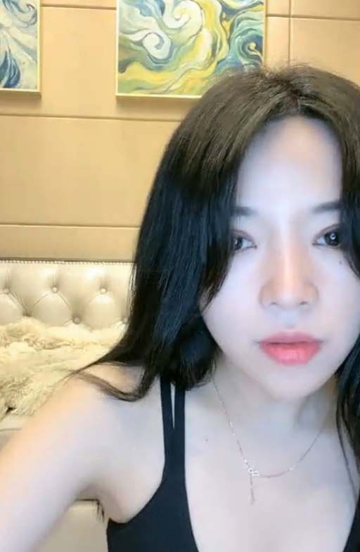 大罩杯美腿主播艺术小雅最新合集58V10.2G，精彩直播收藏